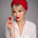 Даня Захарова|СИСТЕМА:ТРАФИК➡️ПРОДАЖИ |Продаю СВОБОДУ. Хочешь? 🌊💸| Личный бренд| Психология Онлайн и Тюмень | Клиенты в Телегра