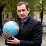 🌏 Географ глобус купил